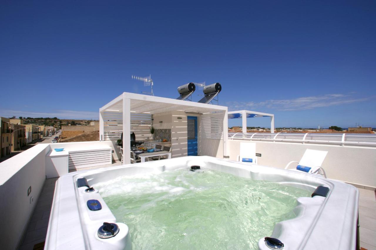 Itaca E Medea - Appartamenti Con Idromassaggio In Terrazza San Vito Lo Capo Exteriör bild